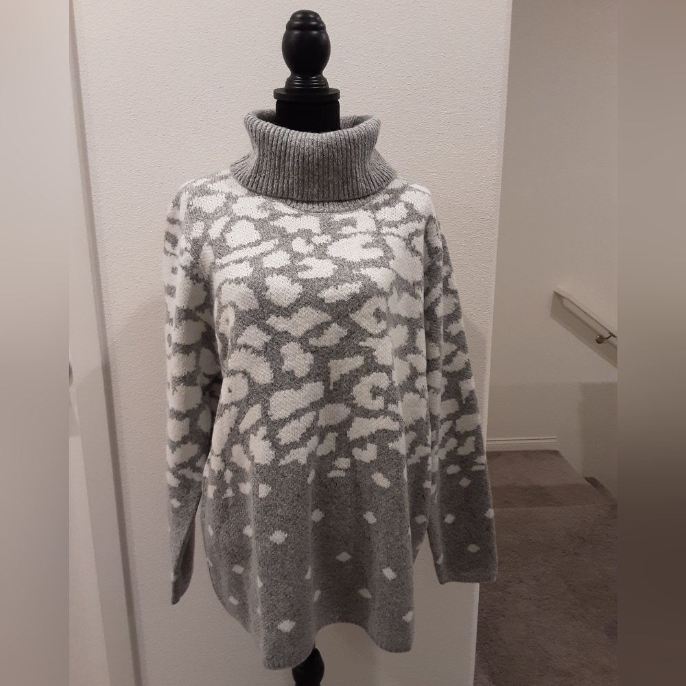 NWT Lety & Me Sweater